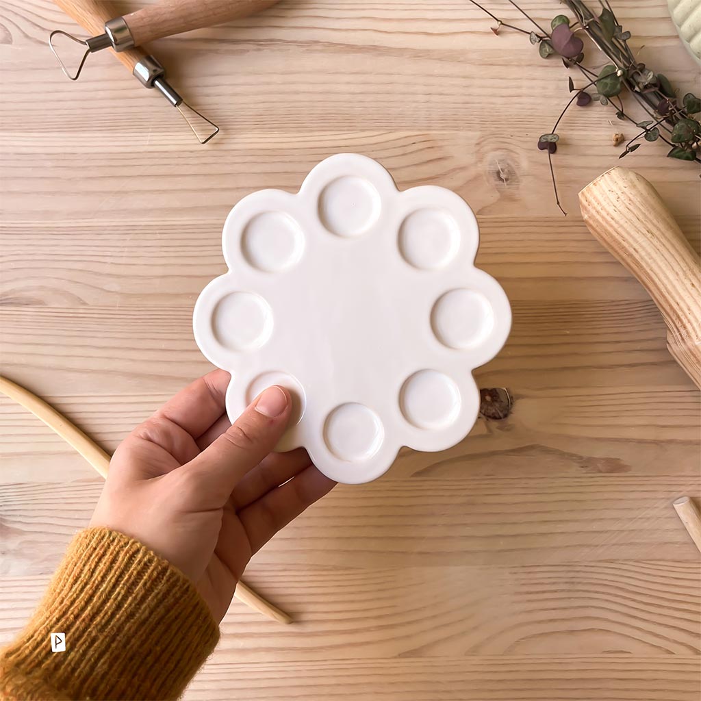 Paleta de cerámica para acuarela flor blanca