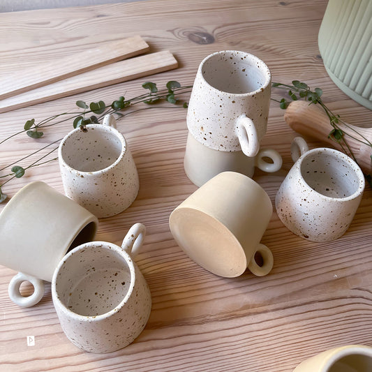 Taza de café espresso de cerámica artesanal