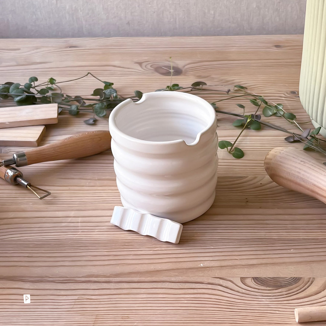 Vaso para pinceles de cerámica blanco